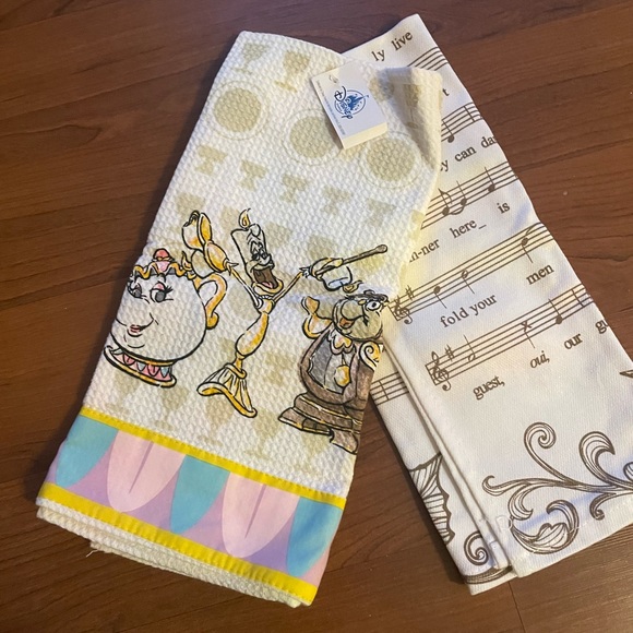 BRAND NEW DISNEY STORE BEAUTY AND THE BEAST KITCHEN TOWEL SET OF 2